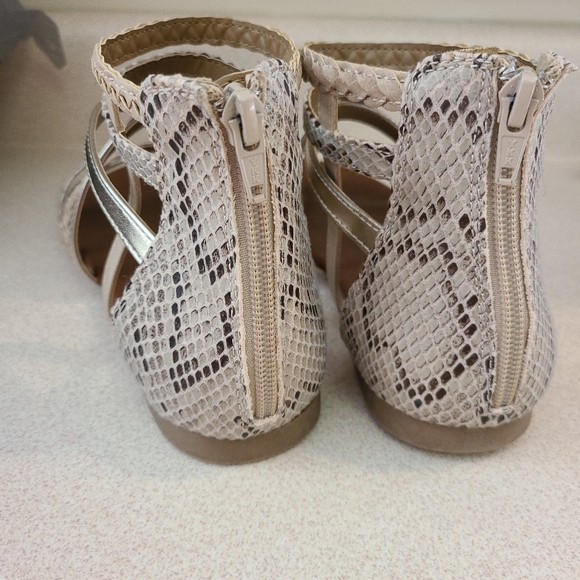 SO brand gladiator sandals size 9.5 w - Picture 2 of 5